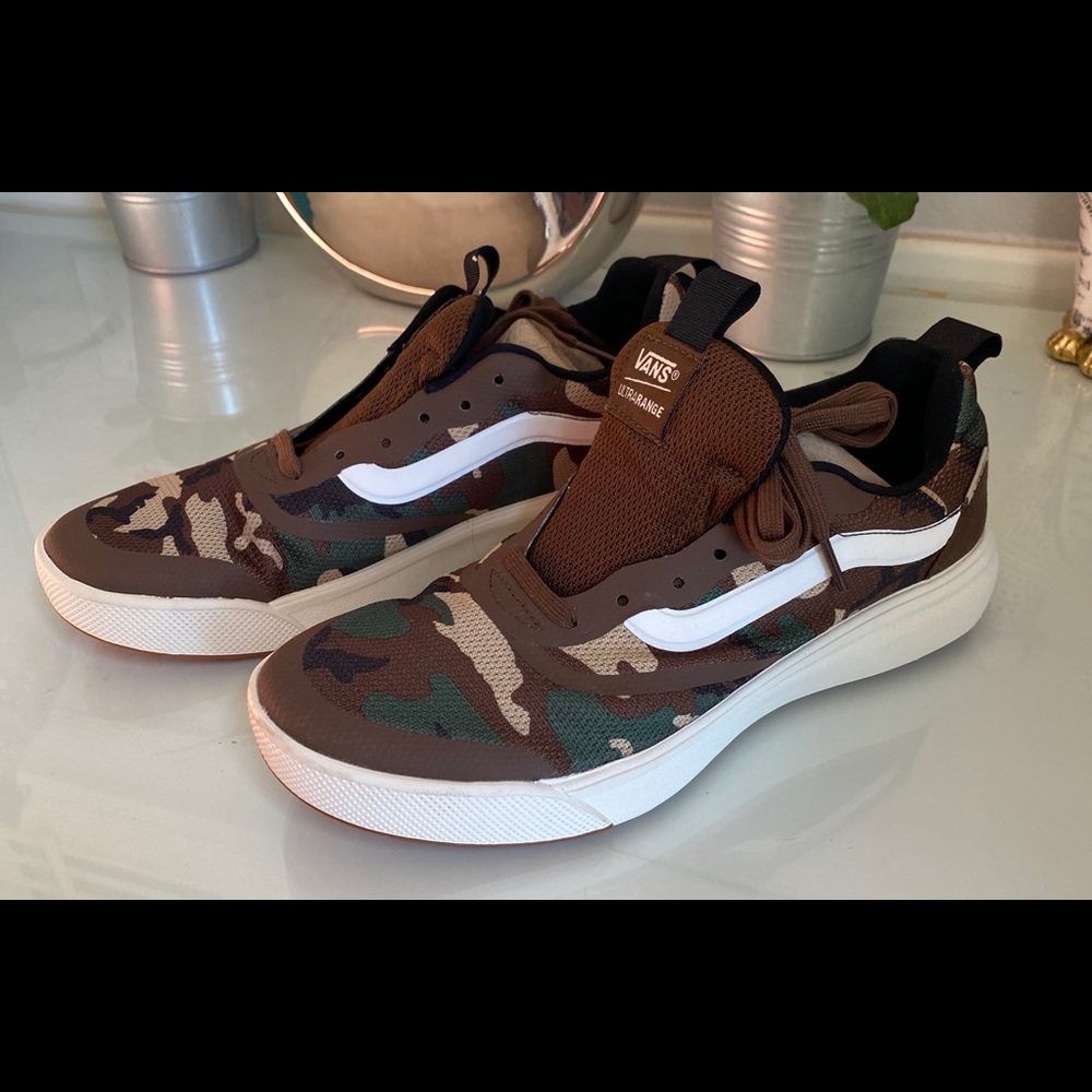 NWOB Van’s UltraRange Camouflage - Men’s Size 9.5